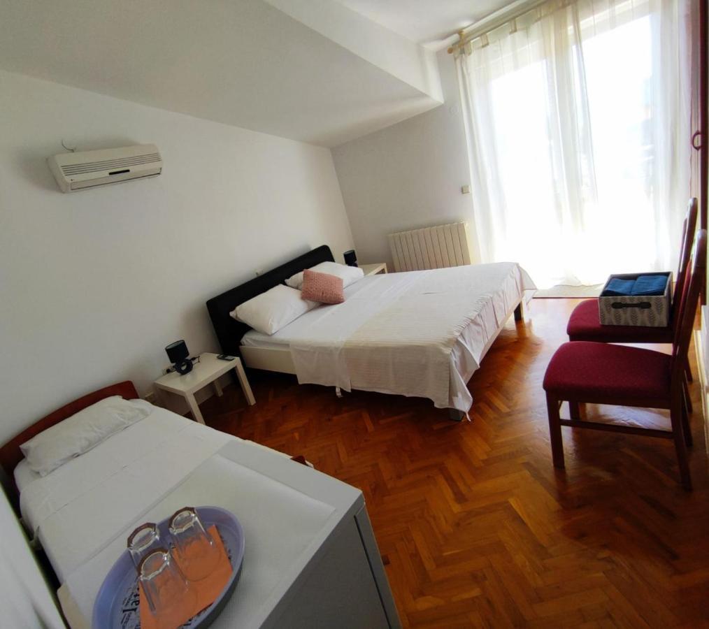 Guesthouse Varnica Kaštel Lukšić Exterior foto