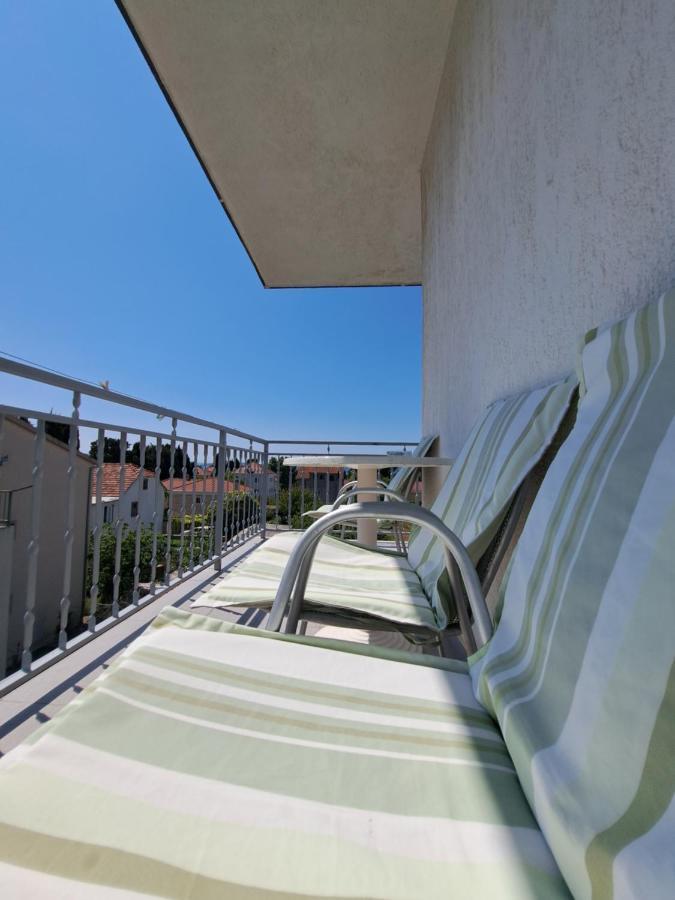 Guesthouse Varnica Kaštel Lukšić Exterior foto