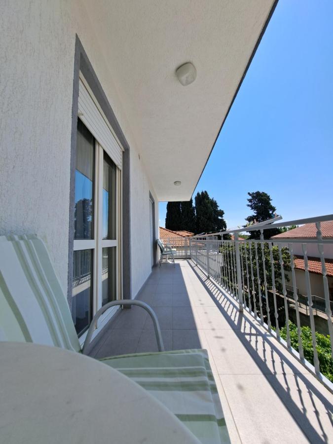 Guesthouse Varnica Kaštel Lukšić Exterior foto