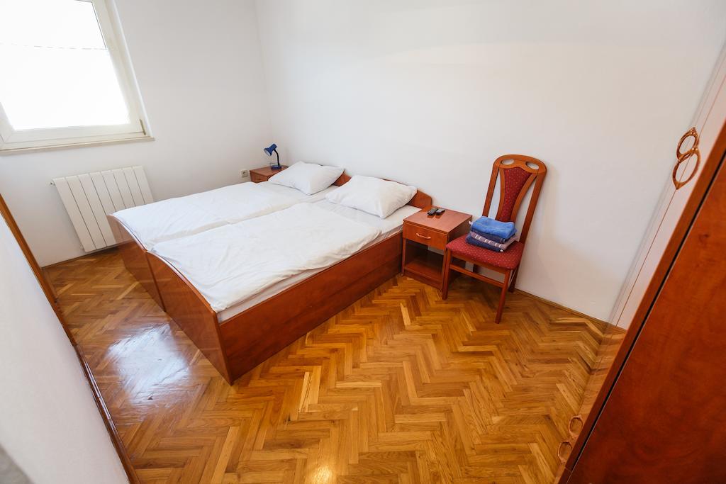 Guesthouse Varnica Kaštel Lukšić Zimmer foto