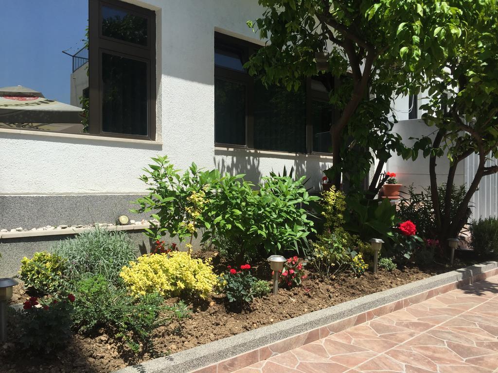 Guesthouse Varnica Kaštel Lukšić Exterior foto